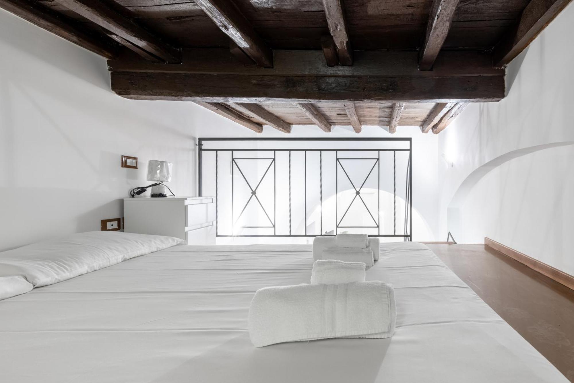 Lovely Studio Apartment - Capocci Rome Exterior photo