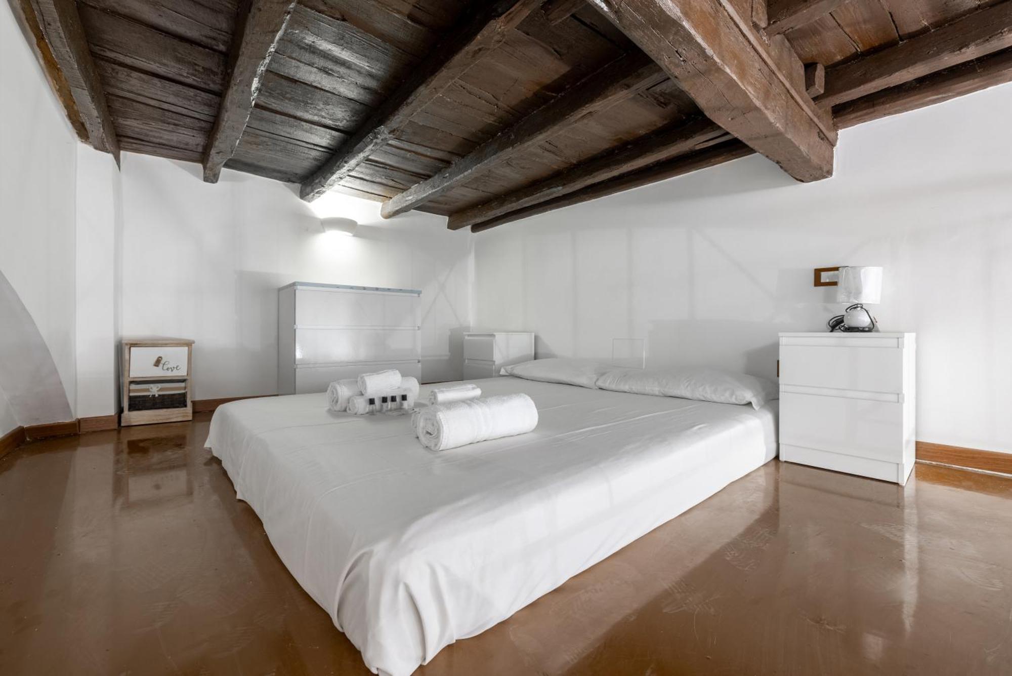 Lovely Studio Apartment - Capocci Rome Exterior photo